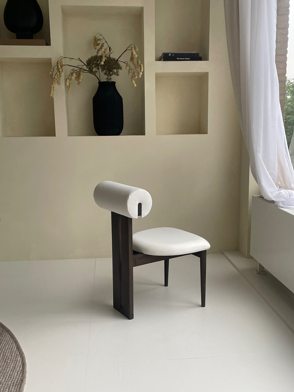 Mokani Japandi Dining Chair – Scandinavian-Japanese Design with Round Backrest