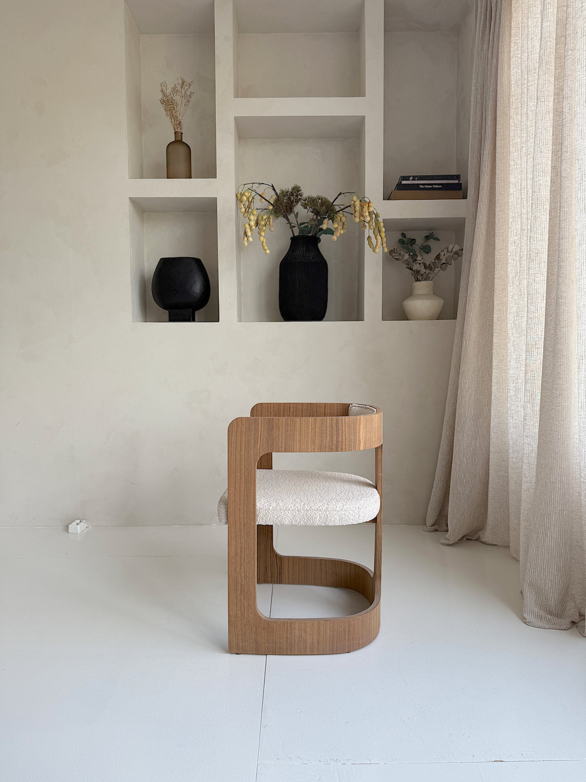 Japandi eetkamerstoel – beukenhout in walnootkleur, warm en stijlvol | Mokani