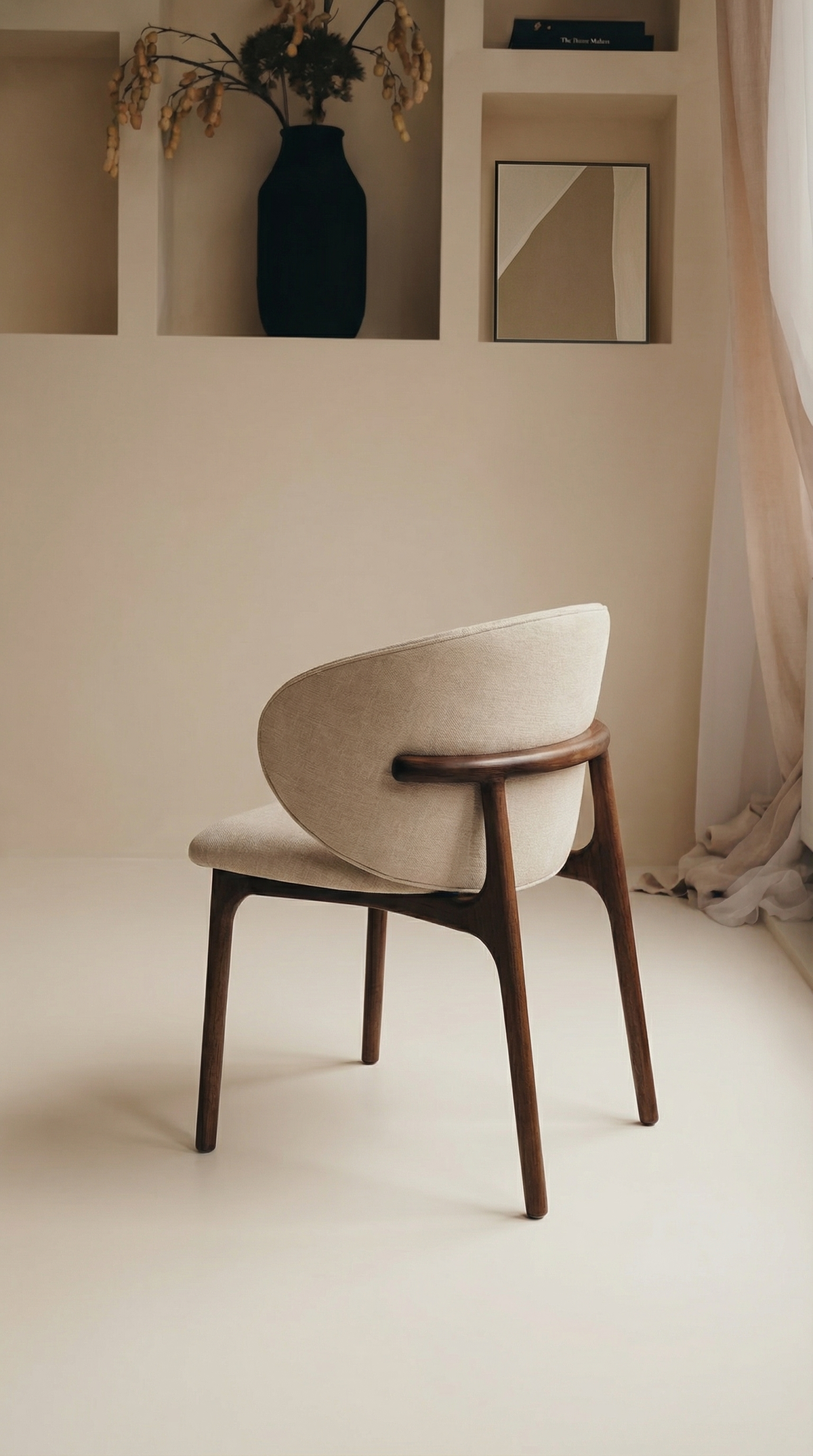 Mokani Dining Chair in Solid Wood – Minimalist Design with a Warm Touch